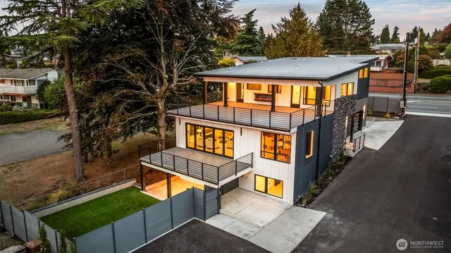 a front view of house with yard