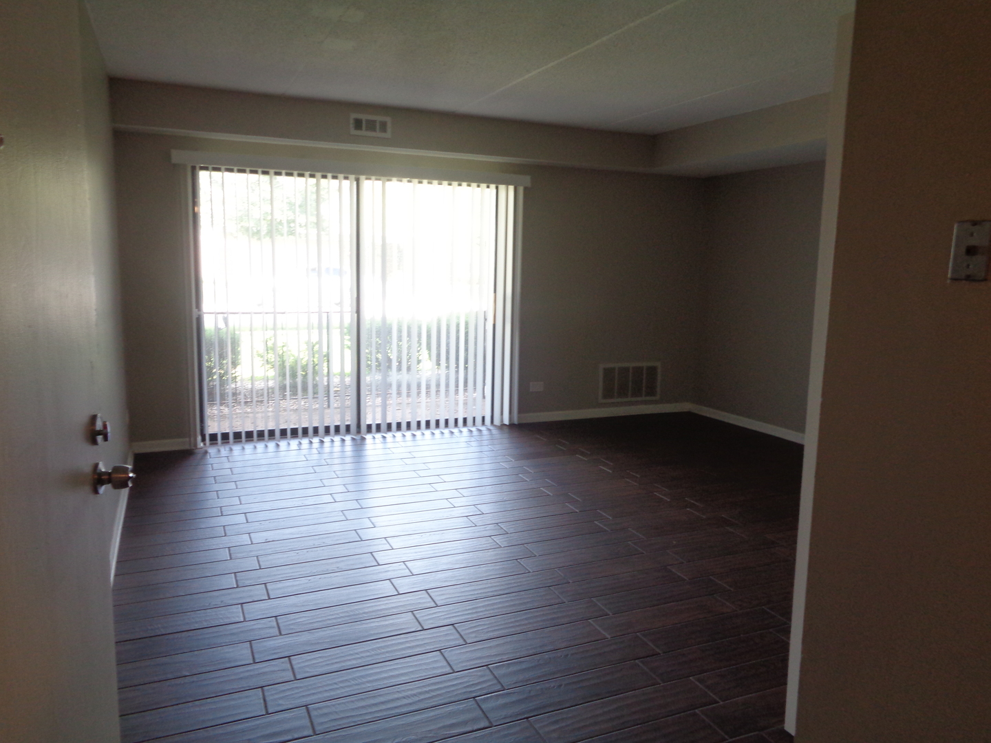 14785 Lake View Drive, Unit 101 Orland Park, IL 60462 - Photo 2 of 11