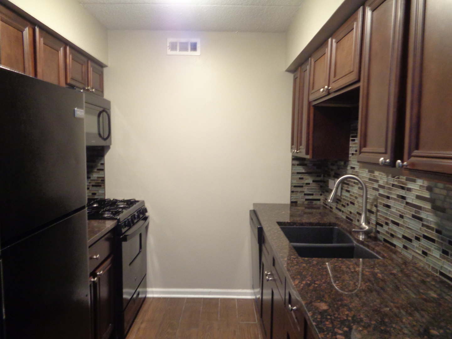 14785 Lake View Drive, Unit 101 Orland Park, IL 60462 - Photo 4 of 11