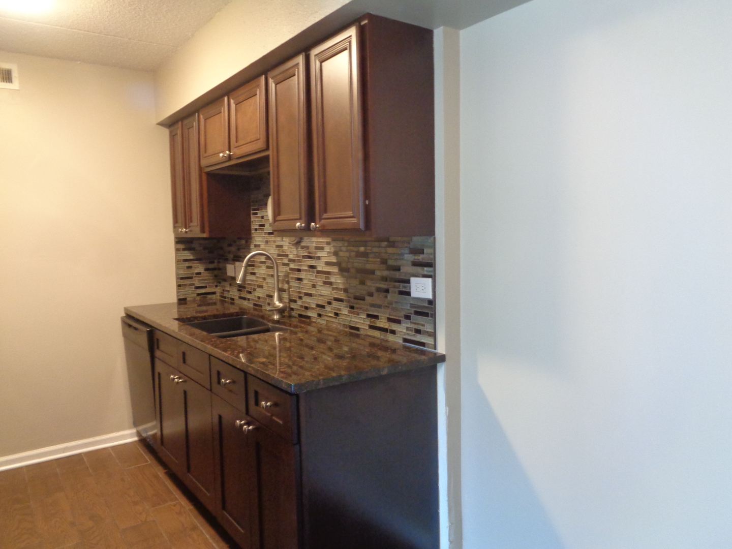 14785 Lake View Drive, Unit 101 Orland Park, IL 60462 - Photo 7 of 11