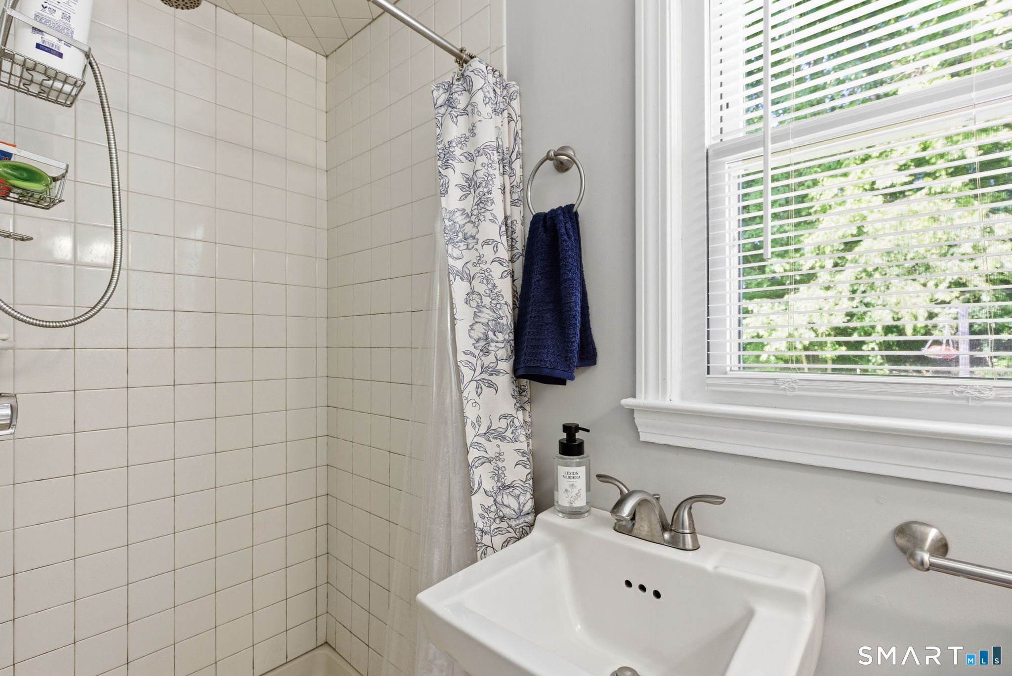 99 Westlook Road Wethersfield, CT 06109 - Photo 21 of 39