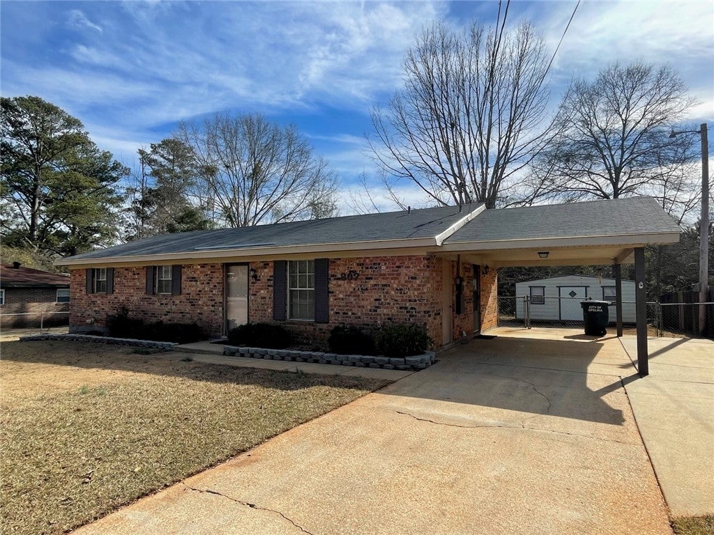 807 Lake Condy Road Opelika, AL 36801 - Photo 1 of 10 Gallery Image 1