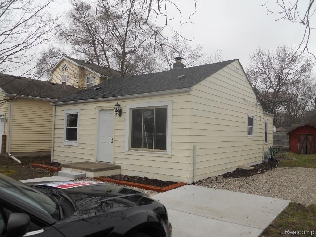 22739 Middlebelt Road Farmington, MI 48336 - Photo 3 of 11