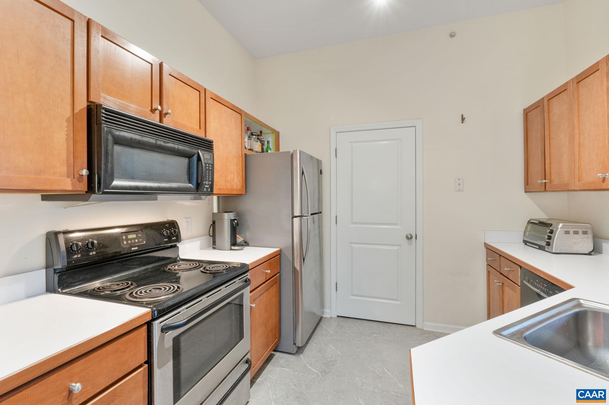 750 Walker Square, Unit 4B Charlottesville, VA 22903 - Photo 6 of 21