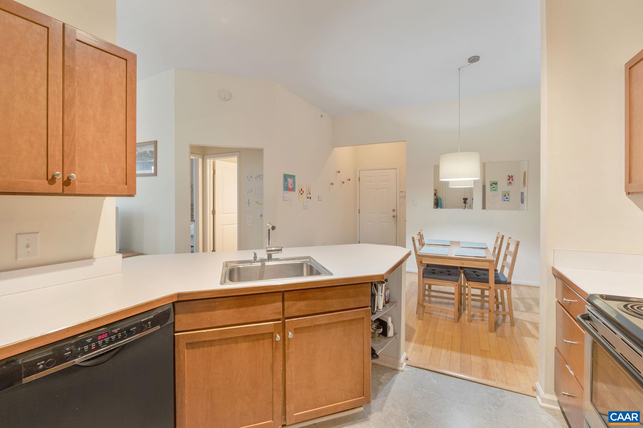 750 Walker Square, Unit 4B Charlottesville, VA 22903 - Photo 8 of 21