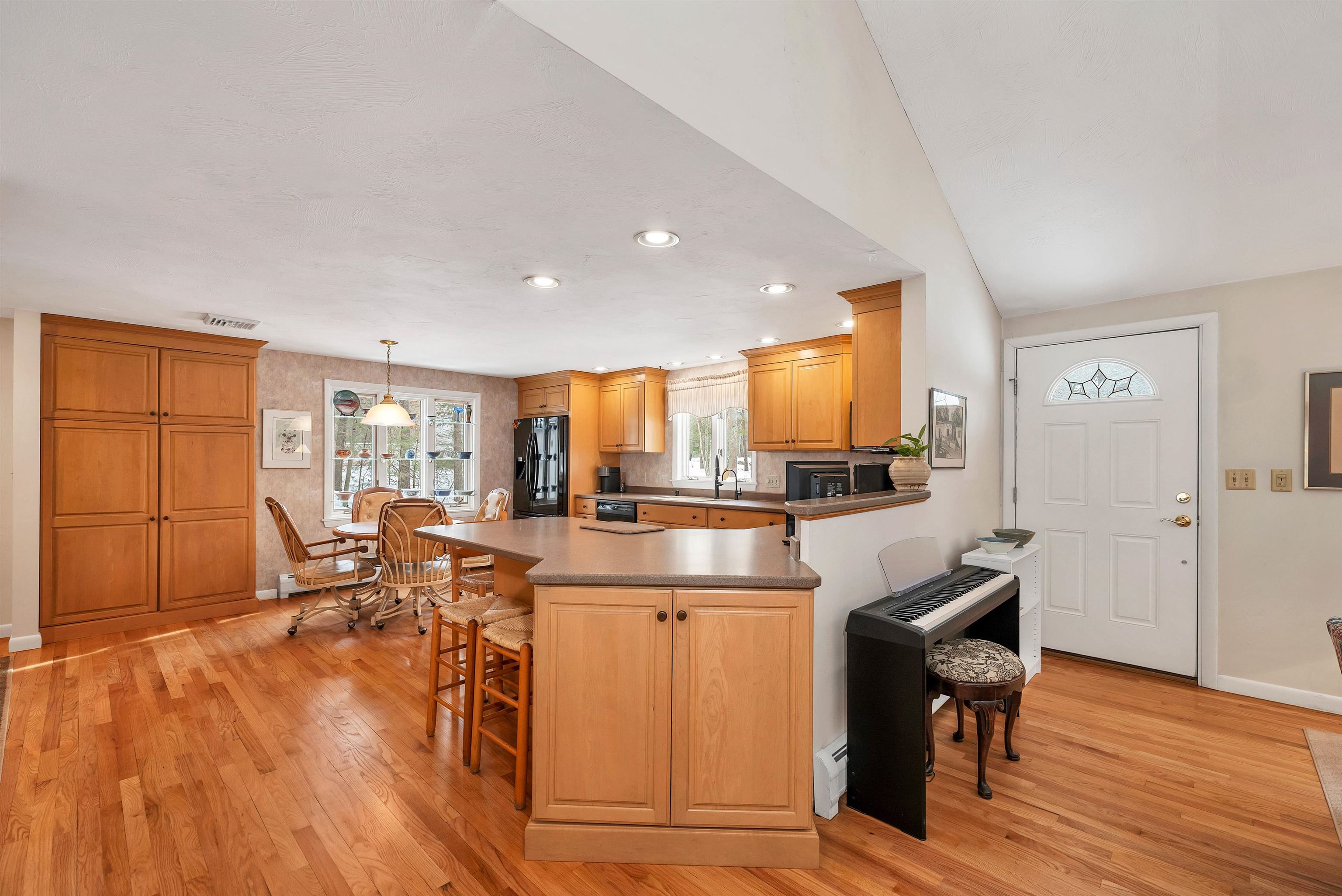 13 Park Street Windham, NH 03087 - Photo 3 of 41