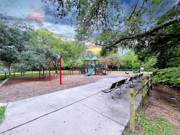 $1,980 | 1801 Stoney Brook Drive, Unit 106, Houston, TX 77063