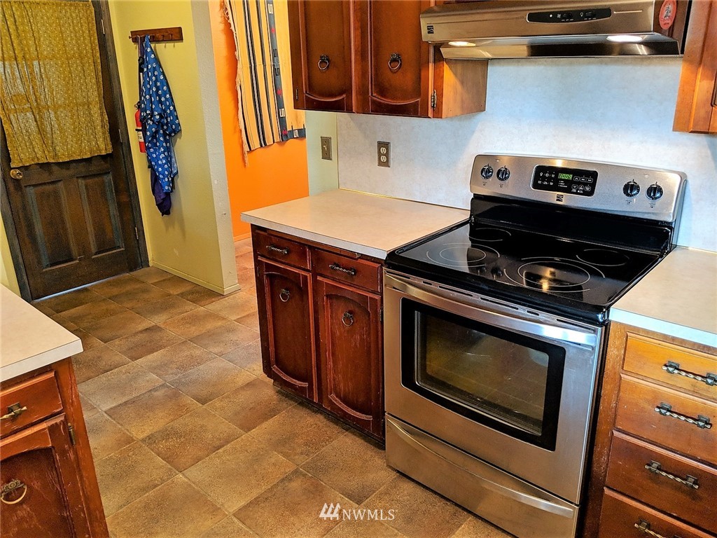 19005 Nutmeg Street Southwest Rochester, WA 98579 - Photo 7 of 24