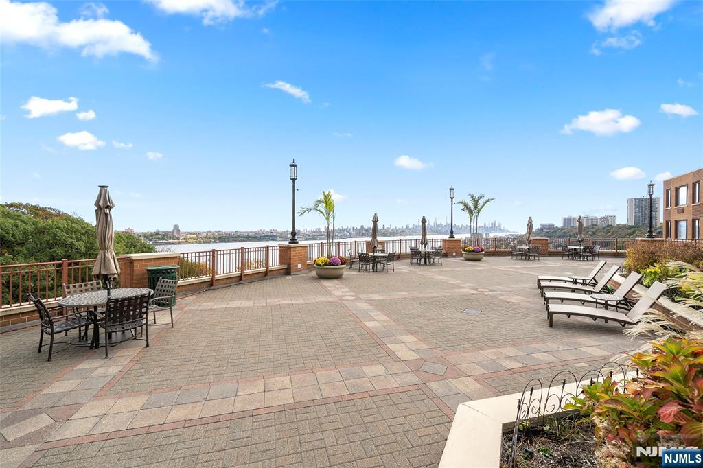 100 Old Palisade Road, Unit 801 Fort Lee, NJ 07024 - Photo 18 of 19
