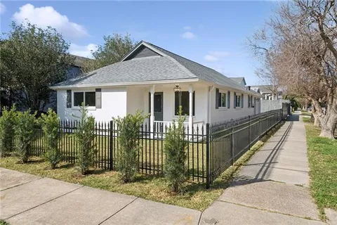 $725,000 | 310 Nashville Avenue, New Orleans, LA 70115
