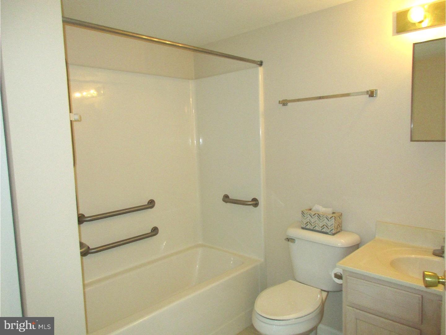 320 Brandon Road Norristown, PA 19403 - Photo 10 of 18 Bathroom