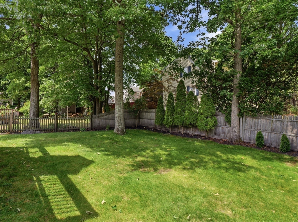 48 Oak Knoll Road Lowell, MA 01852 - Photo 38 of 41