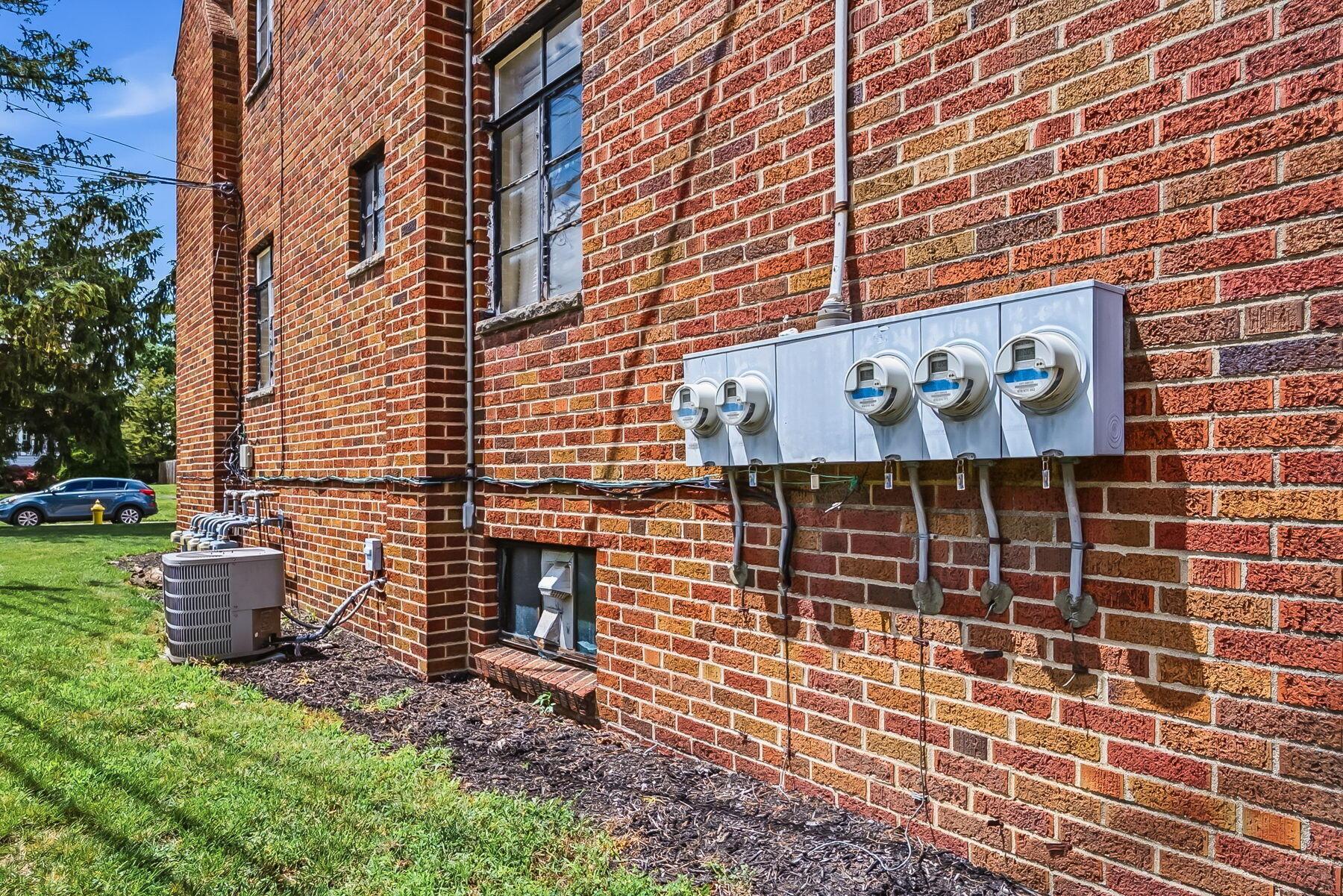1756 Wyandotte Road Columbus, OH 43212 - Photo 5 of 41 5-web-or-mls-1756 Wyandotte Rd-105
