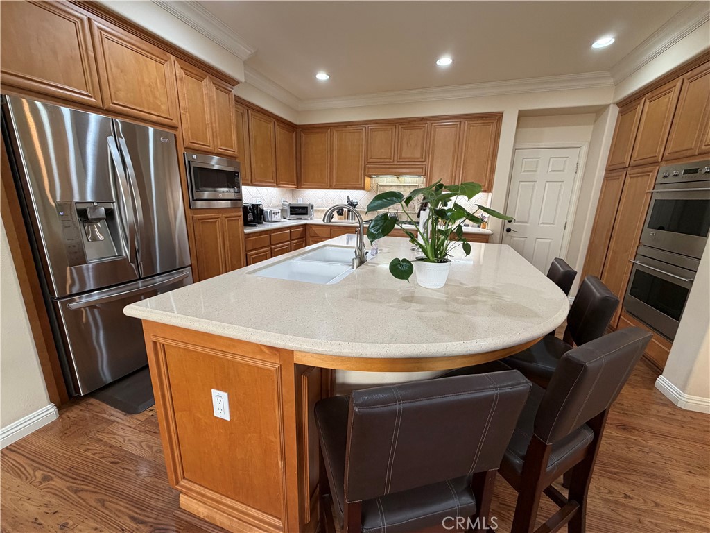 7 Heather Irvine, CA 92620 - Photo 6 of 22 Beautiful Upgraded kitchen with center island