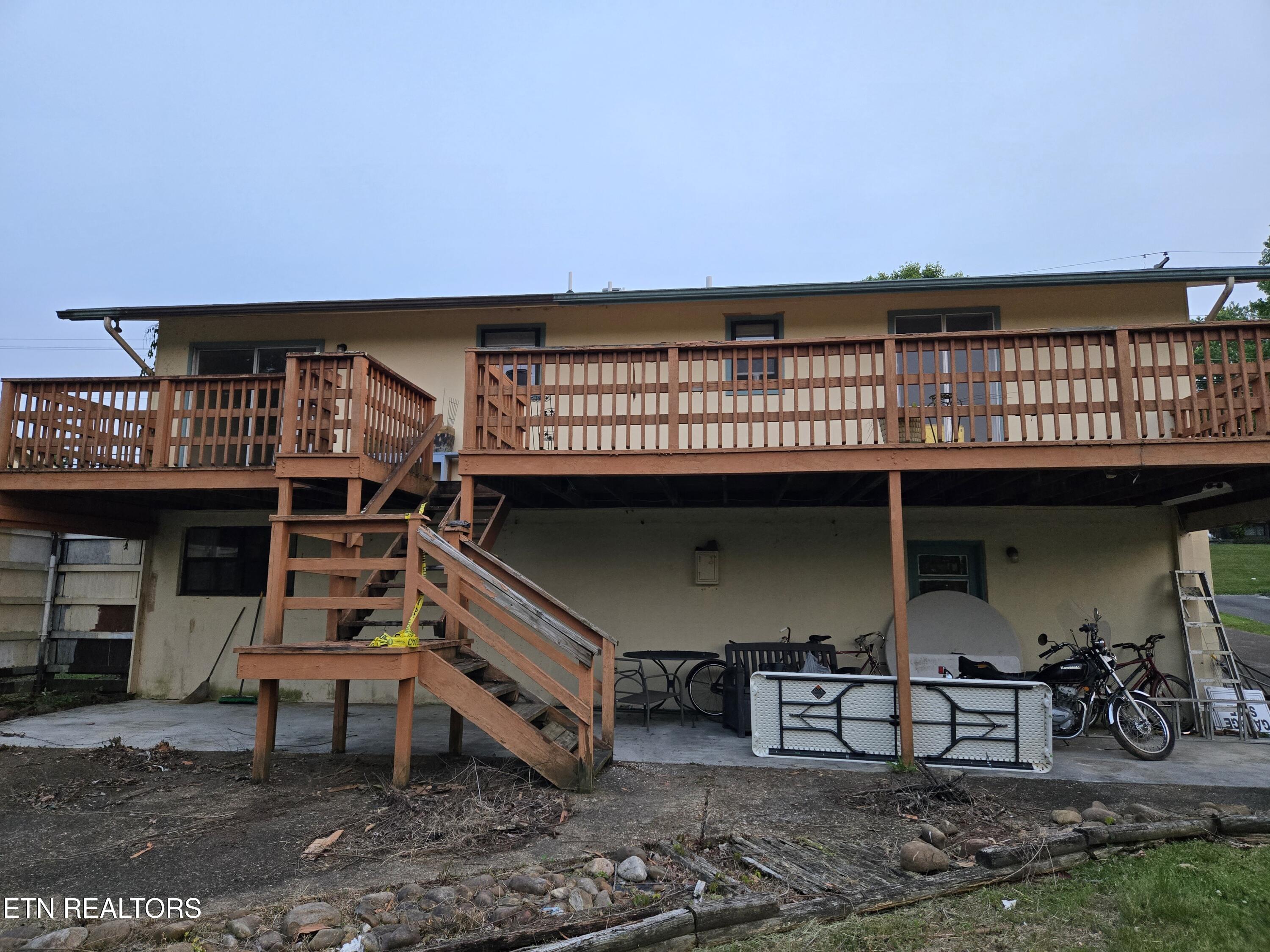 7760 Cranley Road Powell, TN 37849 - Photo 7 of 19 Back deck