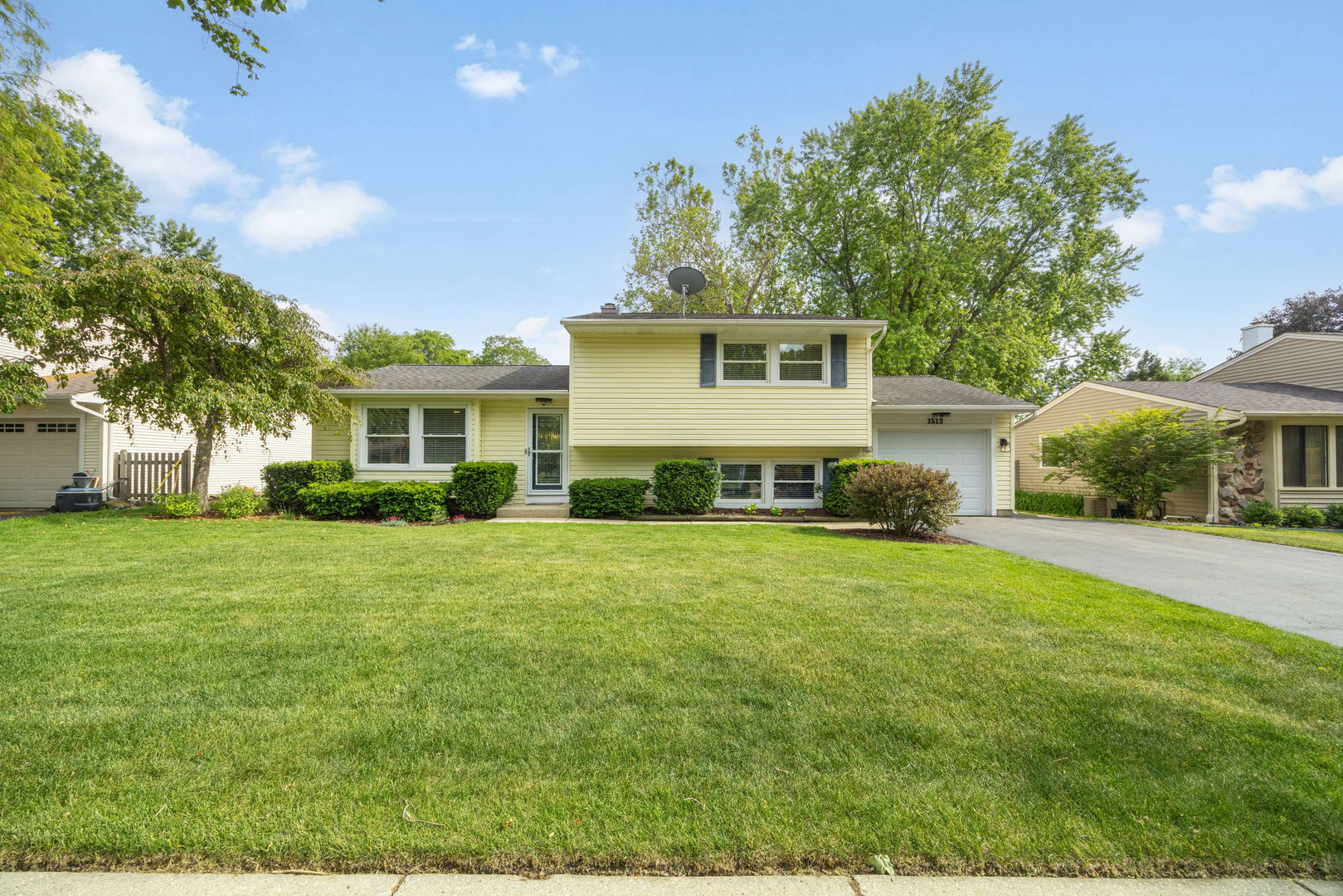 1513 Ronzheimer Avenue St. Charles, IL 60174 - Photo 1 of 17