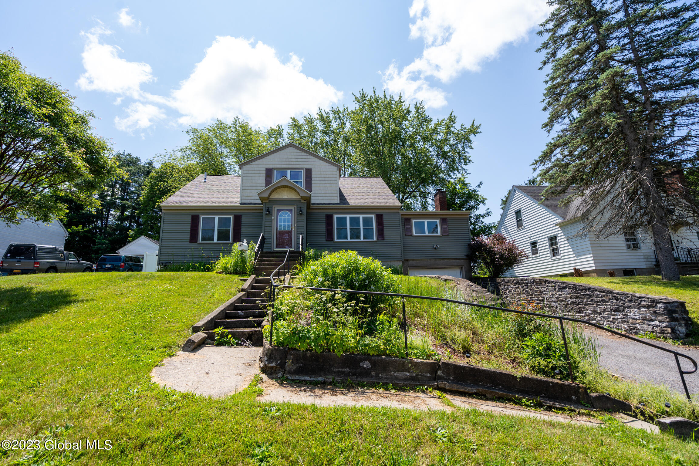 197 Northampton Road Amsterdam, NY 12010 - Photo 1 of 24 197 Northampton Rd front1