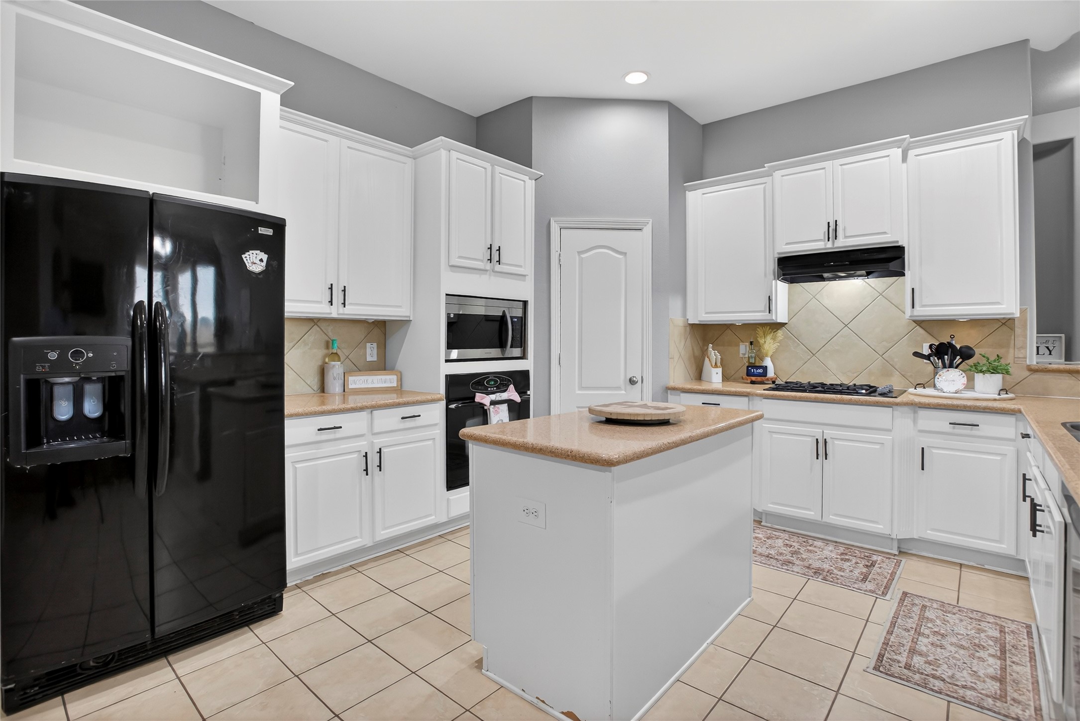 9702 Inwood Circle Baytown, TX 77523 - Photo 9 of 34