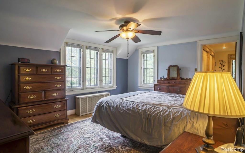 2444 Devonshire Road Bloomfield Hills, MI 48302 - Photo 16 of 25 10-photo-web-1680x1050-204793.jpg