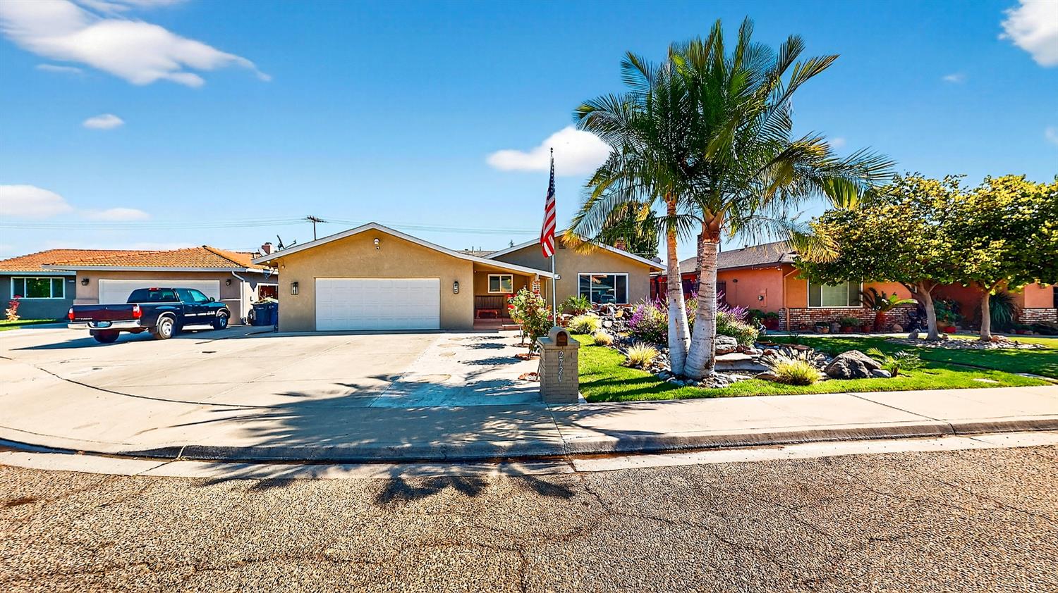 2720 Brooks Court Turlock, CA 95382 - Photo 41 of 50 a front view of a house with garden