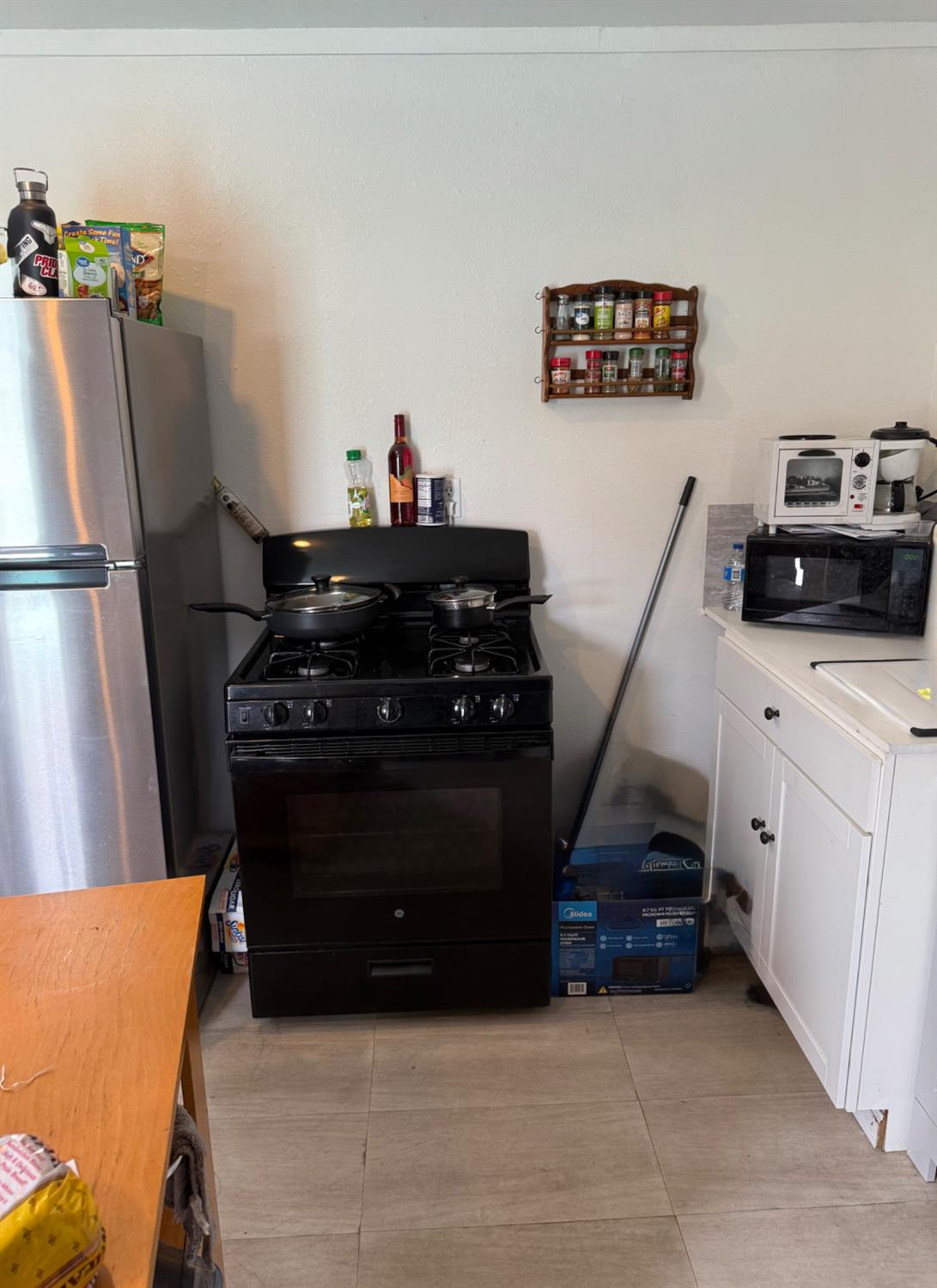 2720 Brooks Court Turlock, CA 95382 - Photo 44 of 50 a living room with furniture and a flat screen tv