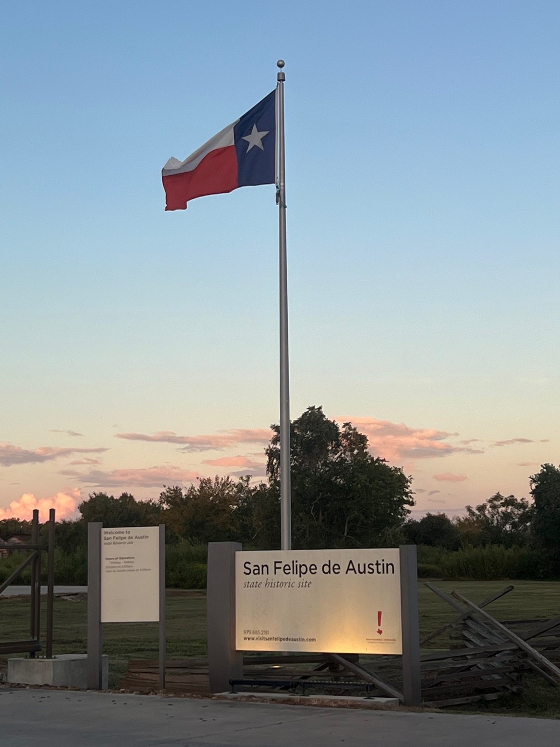 400 6th Street Sealy, TX 77474 - Photo 9 of 11 a view of a city