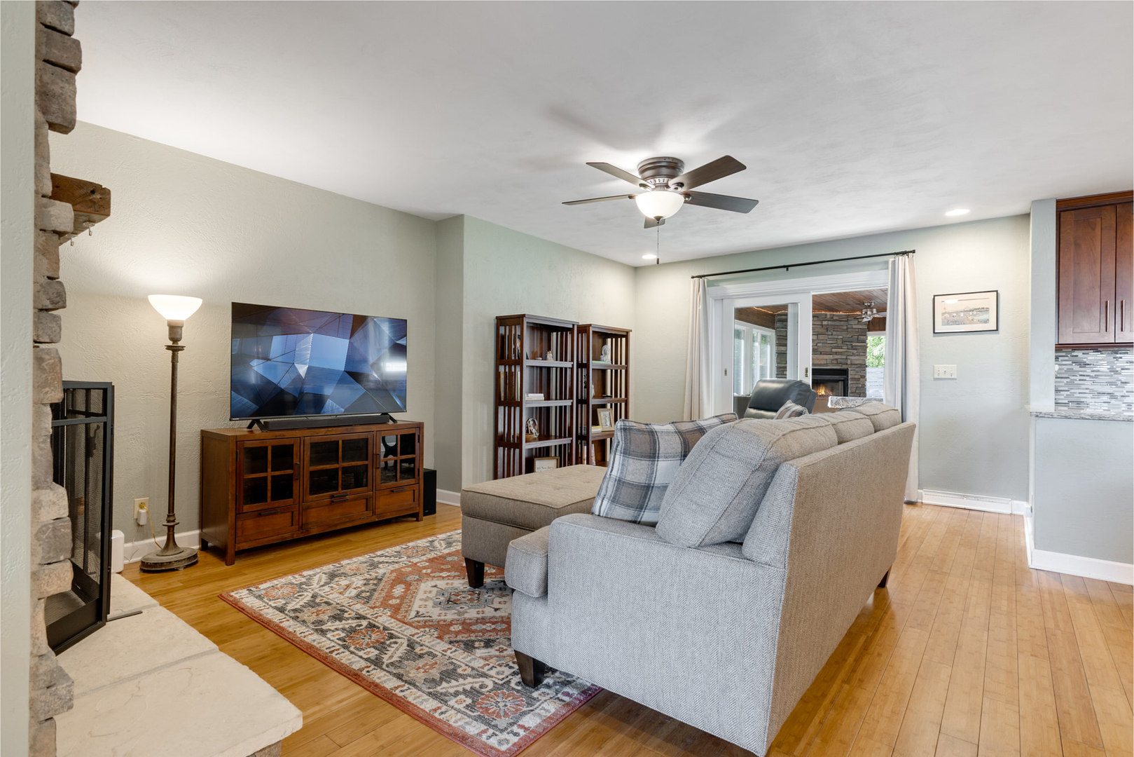 415 Maplewood Drive Sycamore, IL 60178 - Photo 8 of 31