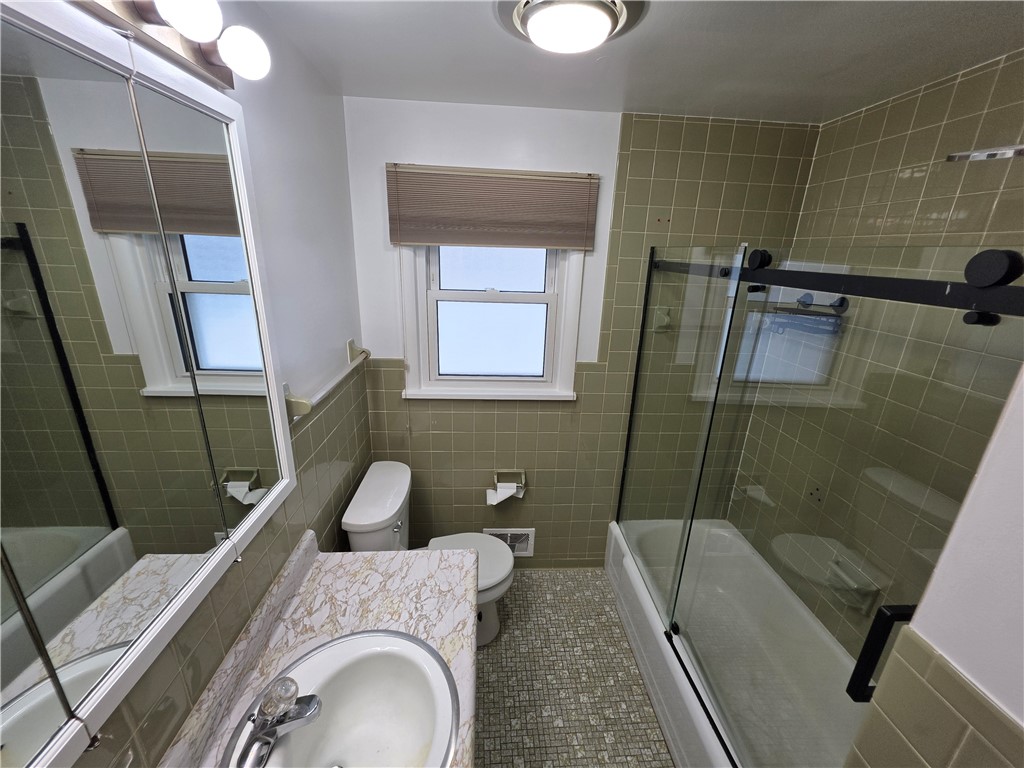 2938 Lyell Road Gates, NY 14606 - Photo 8 of 14