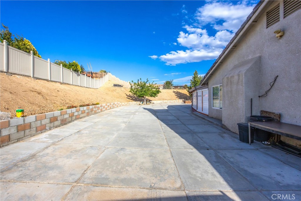 13997 Riverside Drive Apple Valley, CA 92307 - Photo 35 of 55