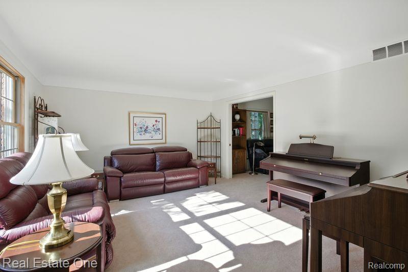 604 Longford Drive Rochester Hills, MI 48309 - Photo 6 of 39