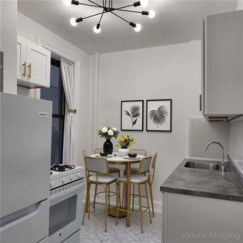 $339,000 | 590 Parkside Avenue, Unit 2CE | Prospect Lefferts Gardens