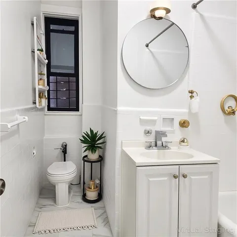 $339,000 | 590 Parkside Avenue, Unit 2CE | Prospect Lefferts Gardens