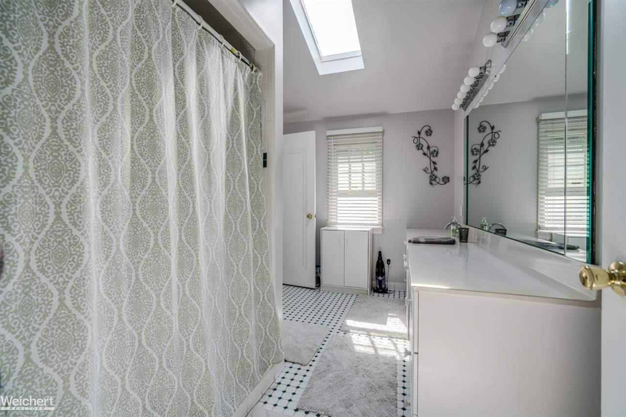 1649 Roslyn Road Grosse Pointe Woods, MI 48236 - Photo 29 of 30