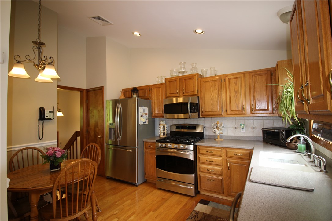 700 County Road Barrington, RI 02806 - Photo 5 of 25