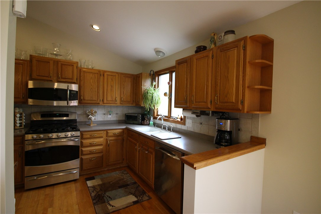 700 County Road Barrington, RI 02806 - Photo 6 of 25