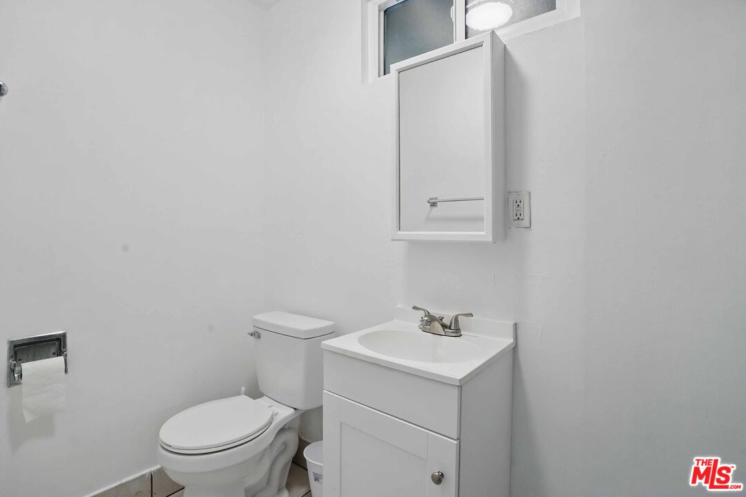 2108 Hauser Boulevard Los Angeles, CA 90016 - Photo 14 of 23