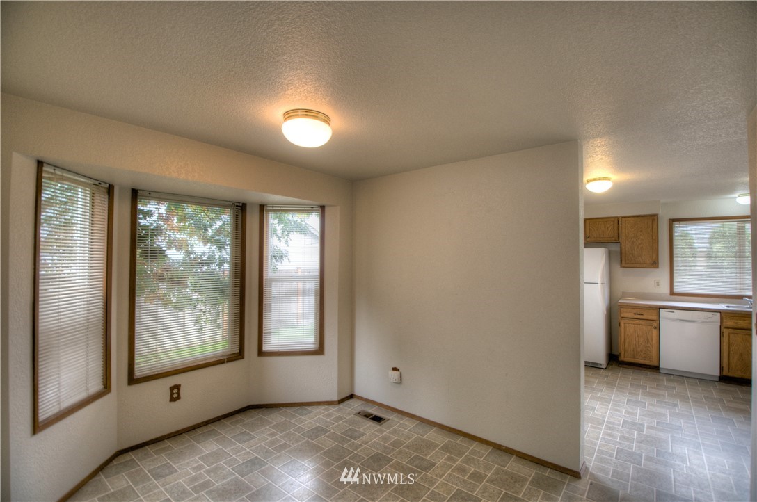 5934 Compton Loop Southeast Lacey, WA 98513 - Photo 8 of 25 Gallery Image 8