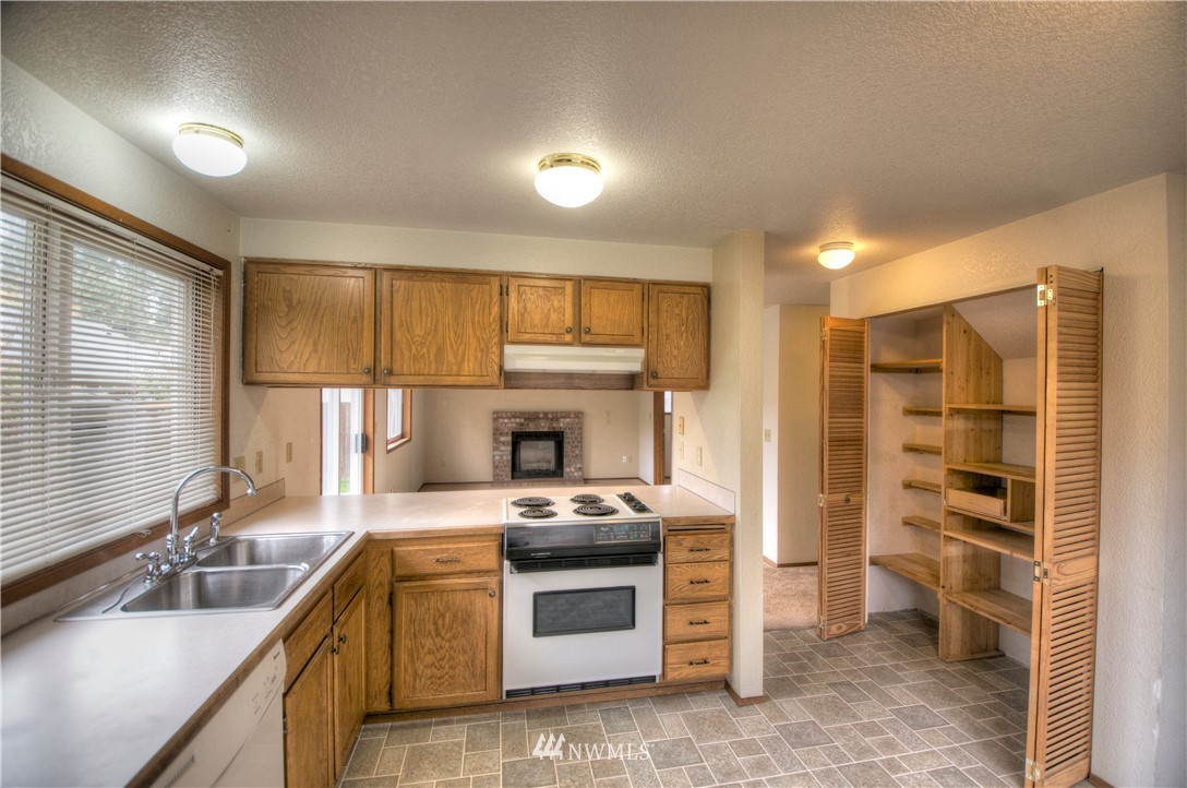 5934 Compton Loop Southeast Lacey, WA 98513 - Photo 10 of 25 Gallery Image 10