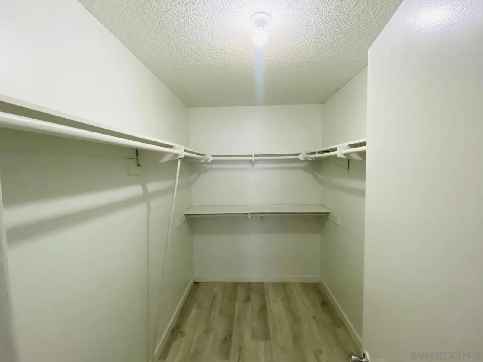 702 R Avenue National City, CA 91950 - Photo 4 of 9