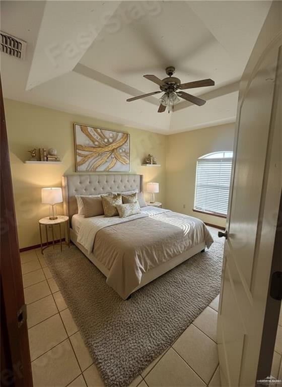 2000 Circle Drive, Unit 4 Mission, TX 78572 - Photo 4 of 18 a bedroom with a bed and window