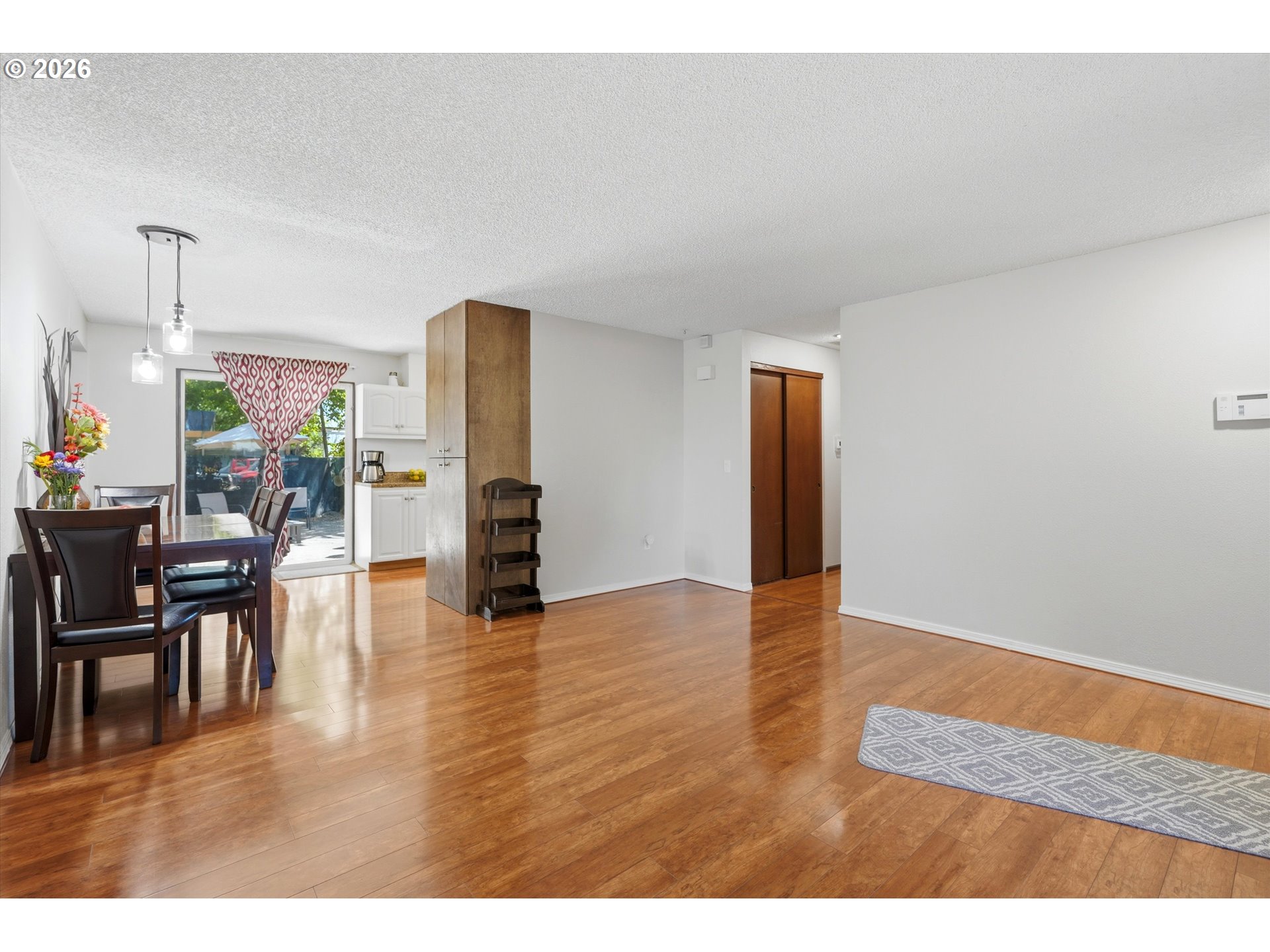 16416 Southeast Stephens Street Portland, OR 97233 - Photo 3 of 26 Gallery Image 3