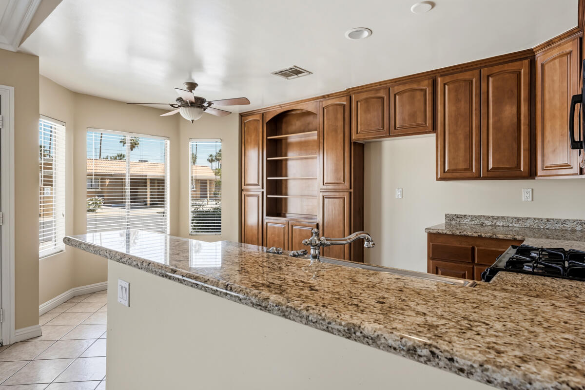40800 Breezy Pass Road, Unit B Palm Desert, CA 92211 - Photo 9 of 36 8
