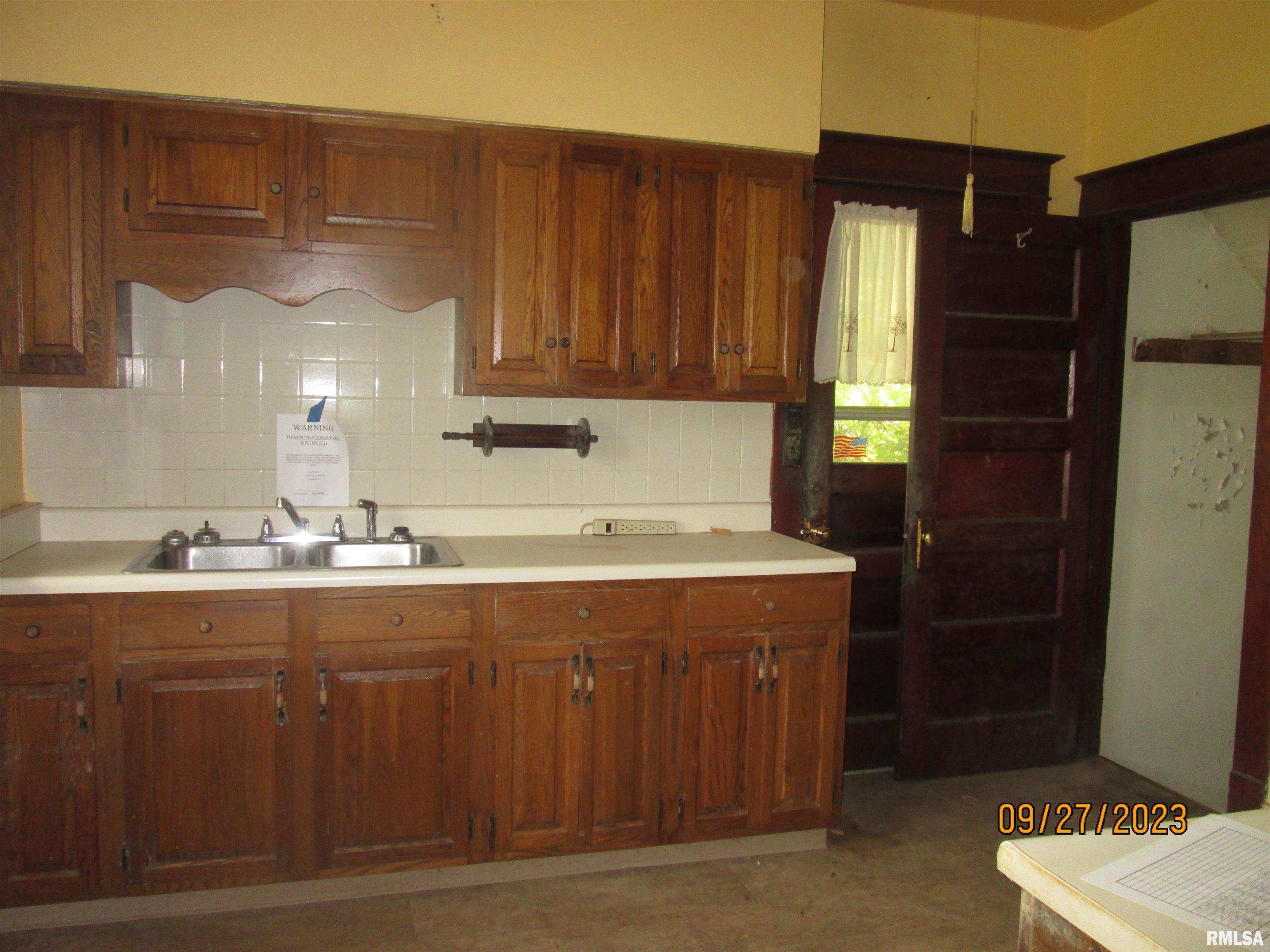 811 2nd Street Gillespie, IL 62033 - Photo 12 of 17