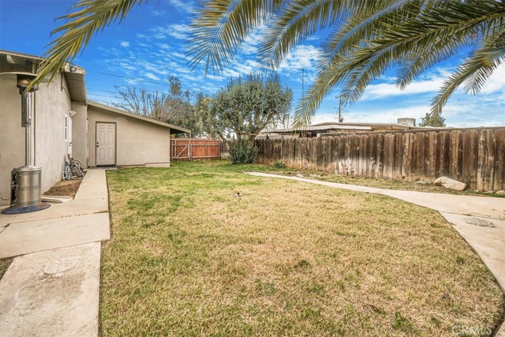 33962 Clark Lane Yucaipa, CA 92399 - Photo 39 of 48 a bathroom with a sink and a shower