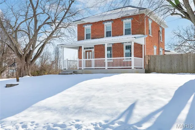 $235,000 | 812 East Warren Street, Bunker Hill, IL 62014