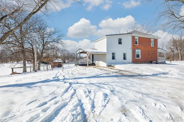 $235,000 | 812 East Warren Street, Bunker Hill, IL 62014