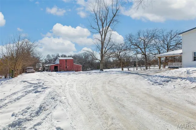 $235,000 | 812 East Warren Street, Bunker Hill, IL 62014