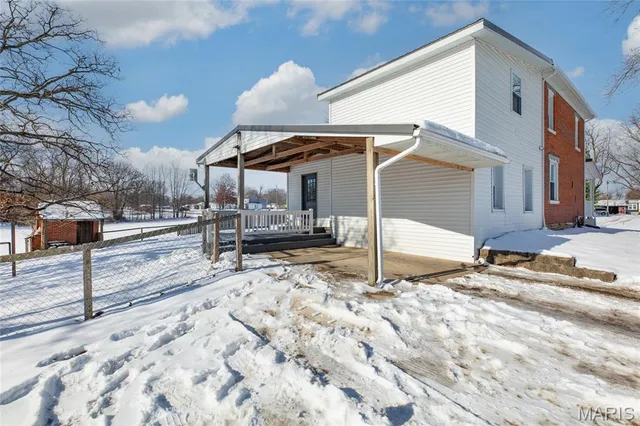 $235,000 | 812 East Warren Street, Bunker Hill, IL 62014