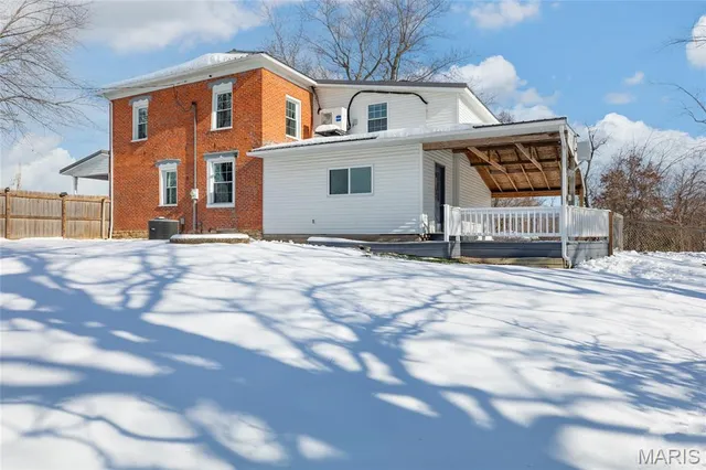 $235,000 | 812 East Warren Street, Bunker Hill, IL 62014