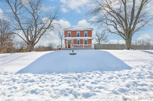 $235,000 | 812 East Warren Street, Bunker Hill, IL 62014